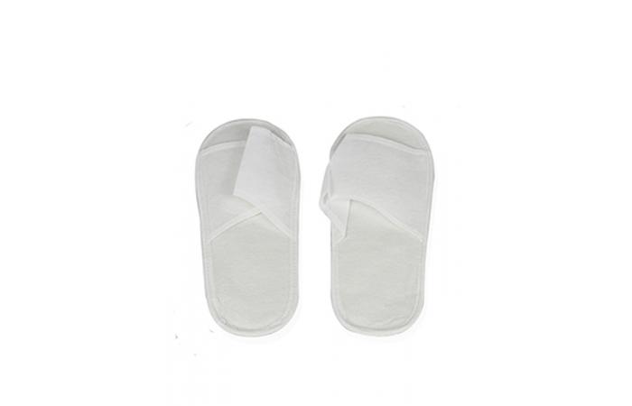 material desechable, chanclas